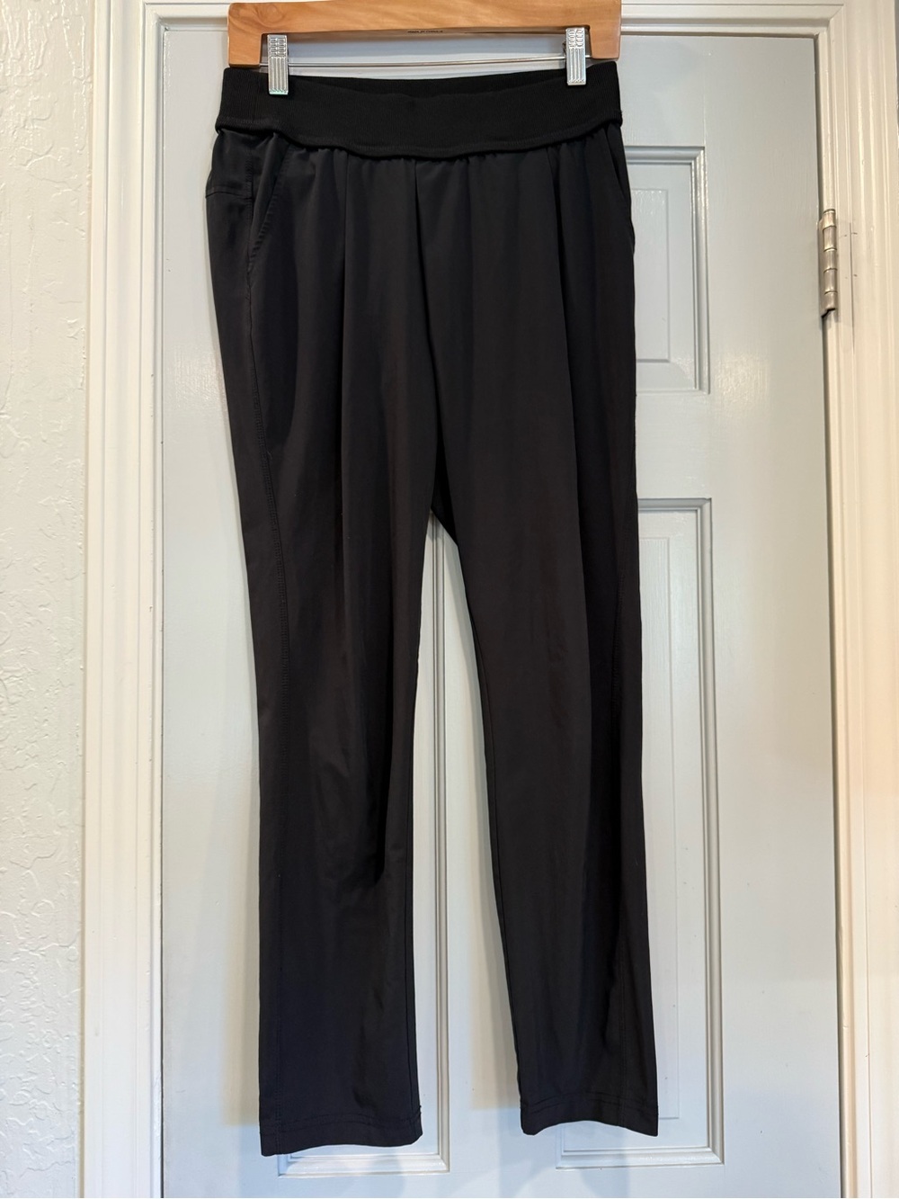 Athleta Interlude Lounge Ankle Pants Lightweight Black 983352 Women's size 4